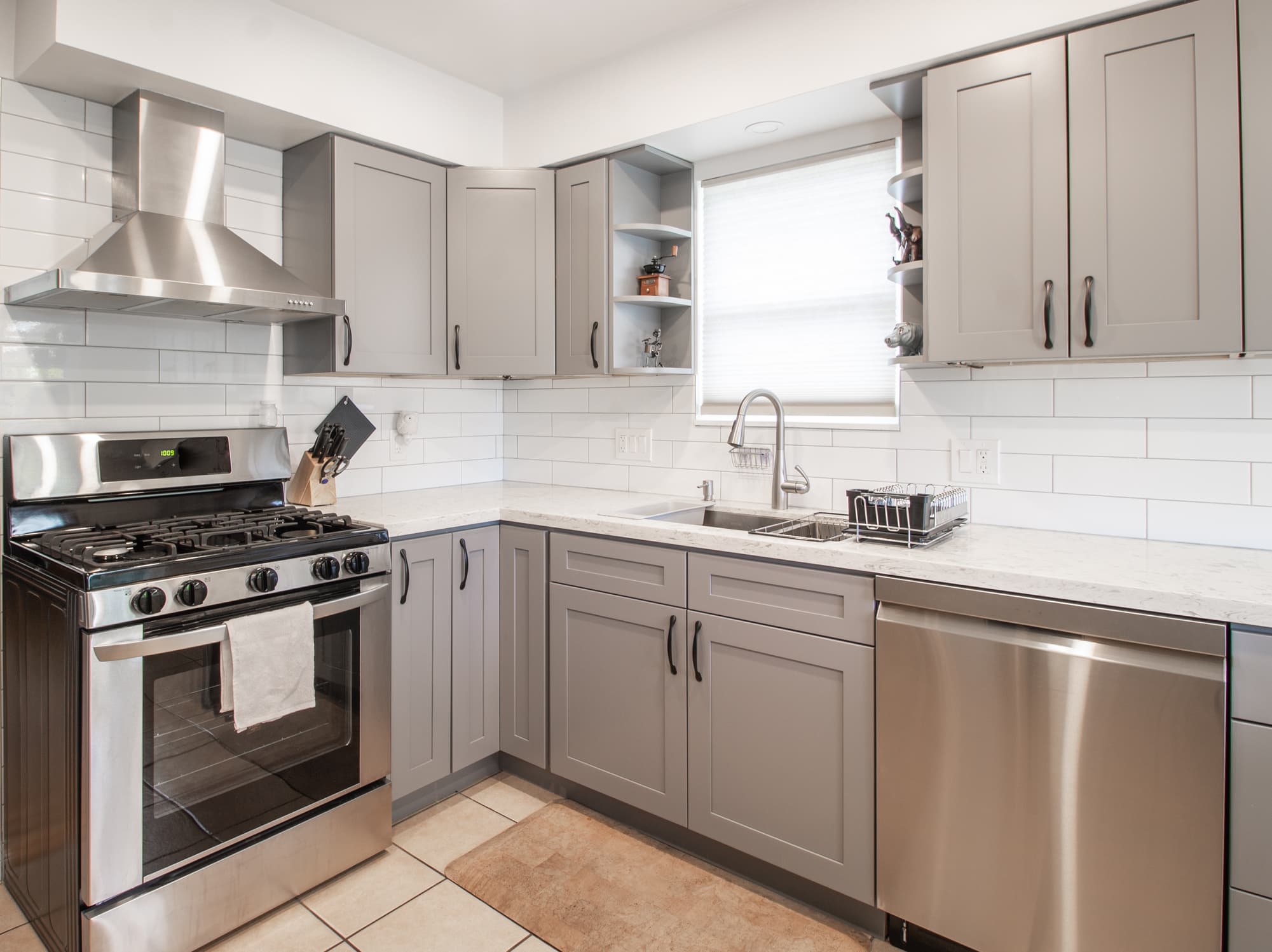 Kitchen Interior Design With White Back Splash Stock Photo Kitchen Interior Design With White Back Splash Stock Photo